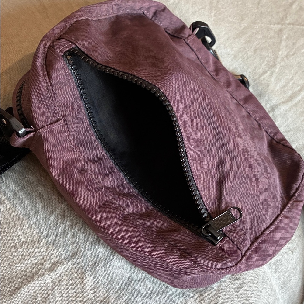 BAGGU Rasin Crossbody Bag - Picture 5 of 5